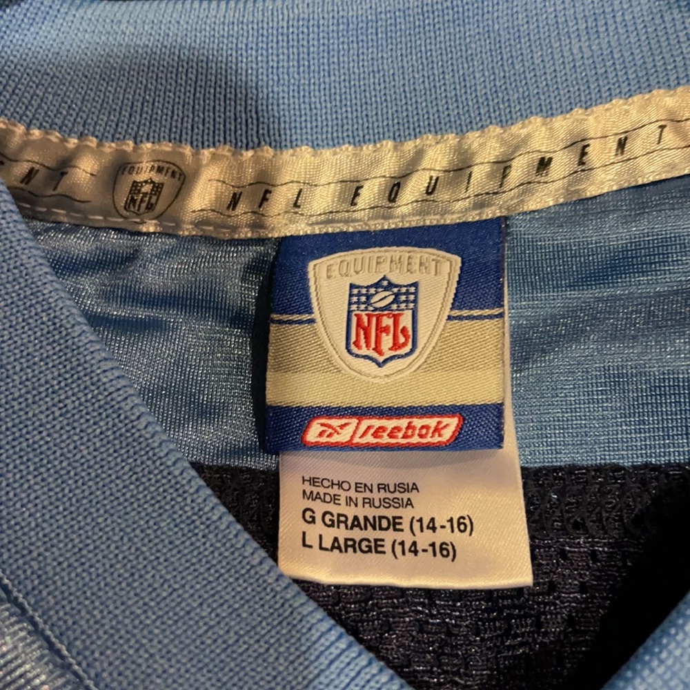 NFL titans jersey. Women’s size large. Perfect condition - Picture 4 of 5